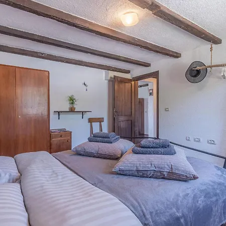 Feriehus Stunning In With Sauna Brajkovici (Pazin)