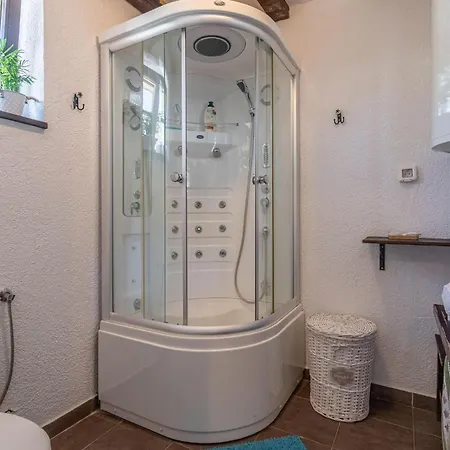 Stunning In With Sauna Feriehus Brajkovici (Pazin)