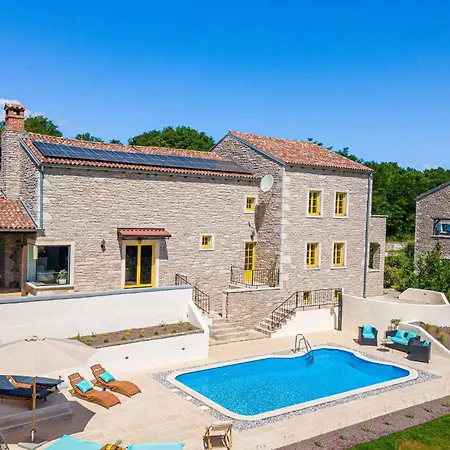 Awesome In With Sauna Holiday home Brajkovici (Pazin)